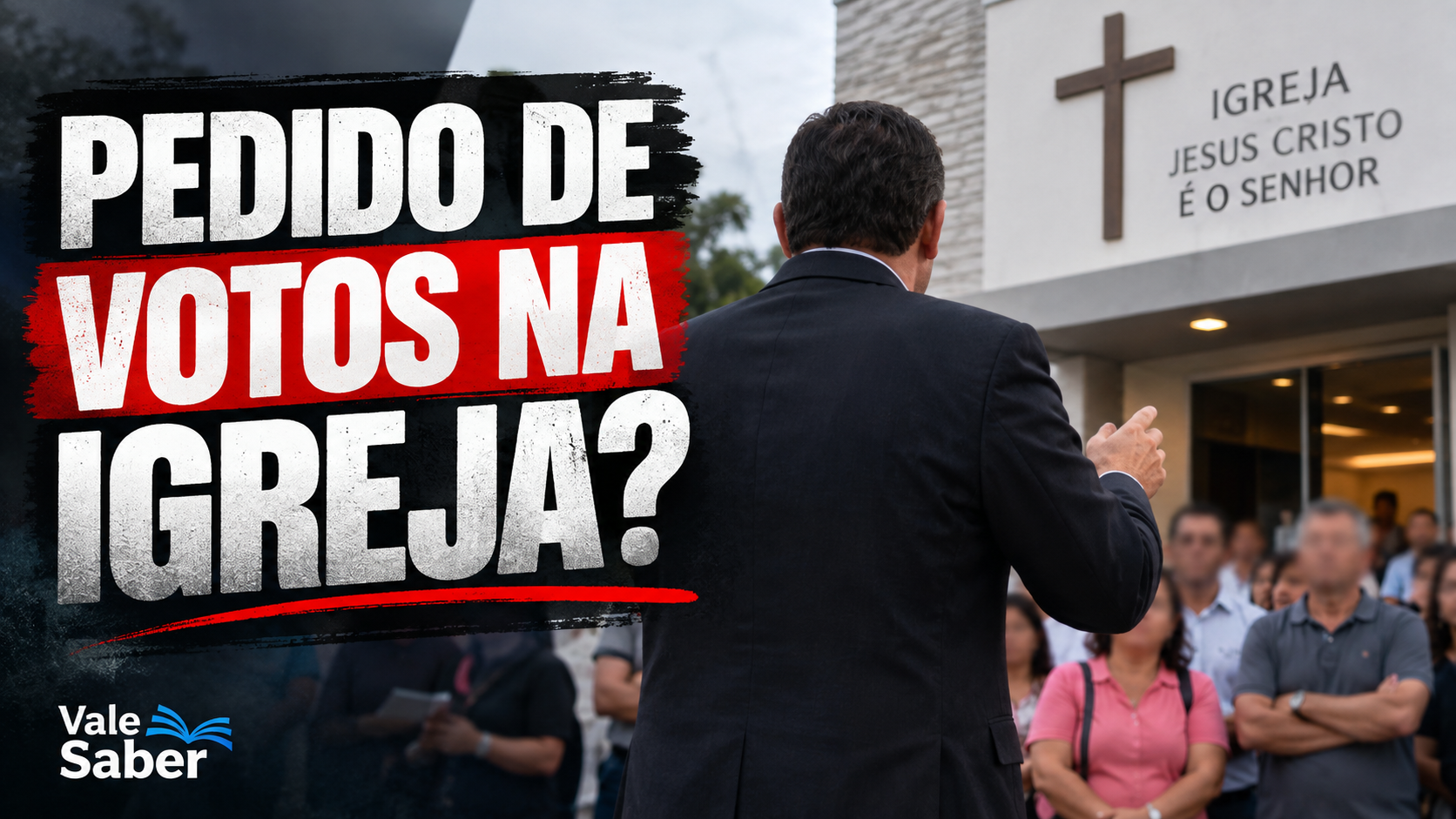 Pastor falando a fiéis reunidos do lado de fora de uma igreja em Cuiabá